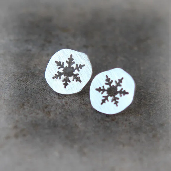 Cutout Snowflake Earrings